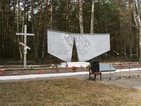 Памятник погибшим в годы ВОВ жителям д. Лески, повторившей судьбу Хатыни